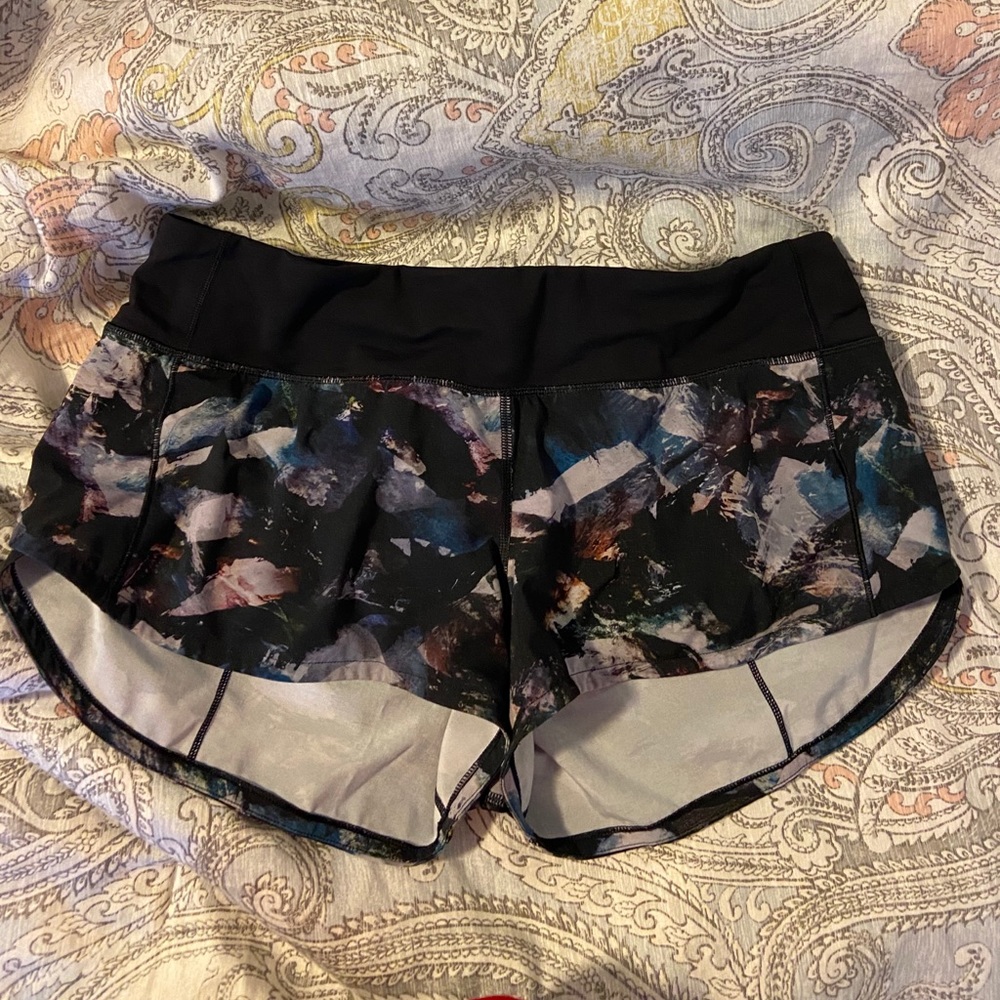 Lululemon speed up short 8
